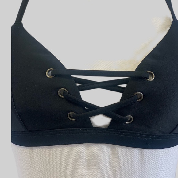 Ladies Hollister black 2 piece swim - Picture 6 of 12